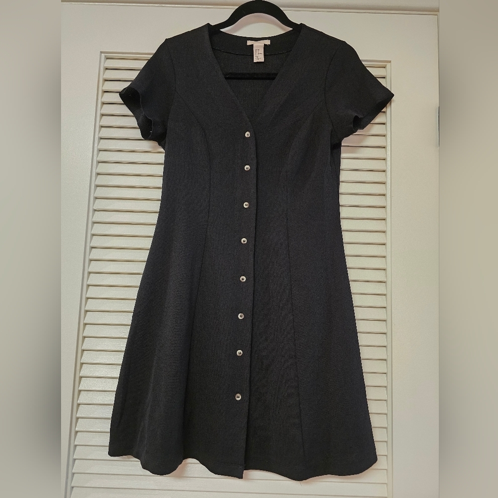 H&M - Black Classic Lightweight Short-Sleeve Button Dress